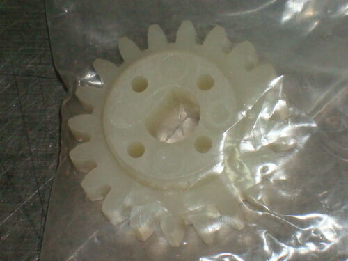 China FUJI FRONTIER (2) 327G02017B Spur Gear Minilab 350/355/370/375/550/570 Minilab Spare Part supplier